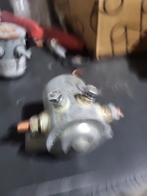 Solenoide Cole Hersee 24059 12V aislado servicio continuo SPST Foto 1 de 4