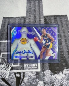 2023-24 Panini Phoenix Basketball - Calligraphy /35 - Kareem Abdul-Jabbar - Bild 1 von 3