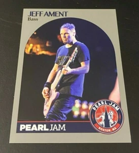 Tarjeta de béisbol Pearl Jam de Boston - tarjeta Jeff Ament 4 bajos - Fenway Away Show 2018 - Imagen 1 de 1