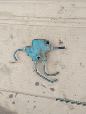 2000-2004 Toyota Avalon 3.0L OEM brake proportioning valve 00 01 02 03 04 - Image 1 of 4