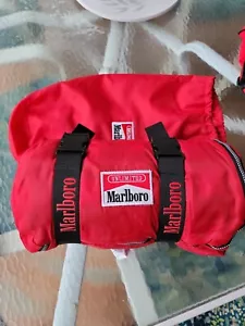 Sacco a pelo rosso Marlboro Unlimited vintage nuovo senza etichette - Foto 1 di 7