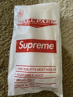 Poncho Supreme X Ballpark Box Logo Blanco SS20 - En mano Foto 1 de 3