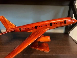 Desktop Mahogany Airplane Model - Boeing 757 - Picture 1 of 4