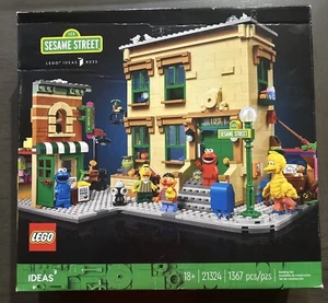 LEGO Ideas: 123 Sesame Street (21324) - Brand New Sealed Retired Lego Set - Picture 1 of 5