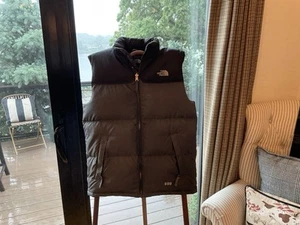 Boy’s North Face Down Vest - Picture 1 of 4
