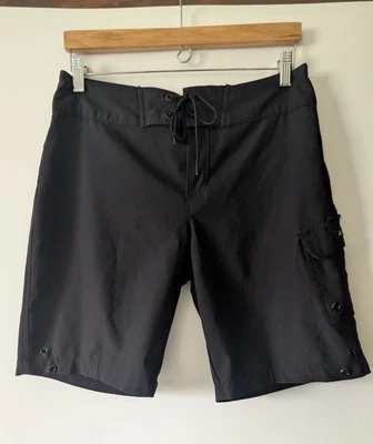 Pantalones cortos cargo negros pequeños JAG para mujer con bolsillos  Foto 1 de 4