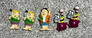 The Flintstones-Fred Director, 2 Barney Hollyrock, 2-Dino Take 1-3 PVC Figures. - Picture 1 of 2