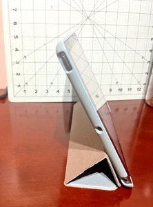 Apple iPad Air 1st Gen (16GB) MD785LL/B Wi-Fi Only - Space Gray - iOS12 bundle - Picture 1 of 6