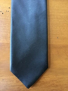 Cravatta Bill Blass tinta unita nera poliestere nuova senza etichetta made in USA - Foto 1 di 4