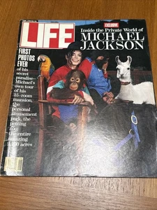 LIFE MAGAZINE Exclusive Inside The Private World of Michael Jackson June 1993 - Picture 1 of 5