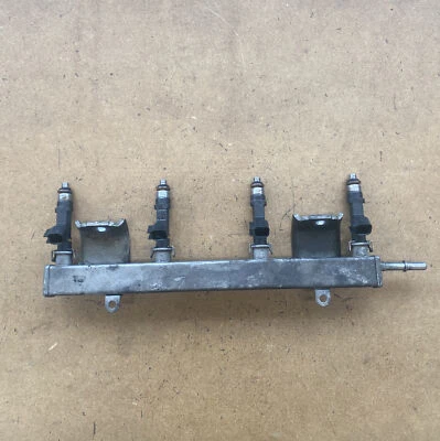 Juego de inyectores de riel de combustible Mazda 3 2010-2013 LF4J1315X OEM Foto 1 de 4