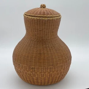 Vintage Handwoven Wicker Storage Basket With Lid Urn Shaped Brown Decorative - Picture 1 of 13