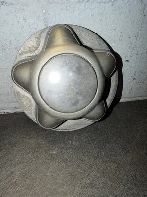 Ford Expedition F-150 center cap 1997-2003  F65A- 1A096- CA Foto 1 de 4