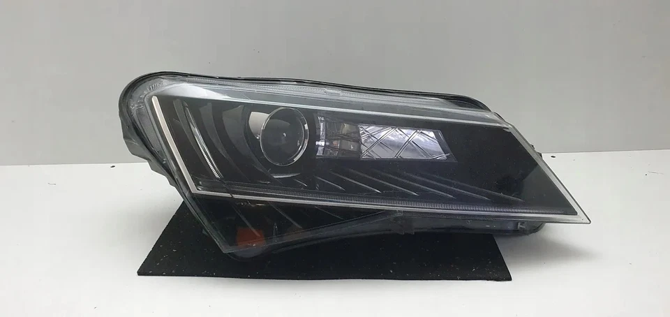 Frontscheinwerfer Skoda Superb III 3V1941016B LED Rechts Scheinwerfer Headlight - Bild 1 von 4
