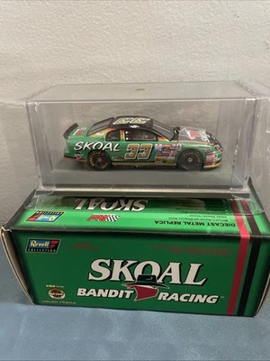 Action 1/43 1999 Ken Schrader Skoal / US Tobacco #33 Monte Carlo NIB - Image 1 of 3