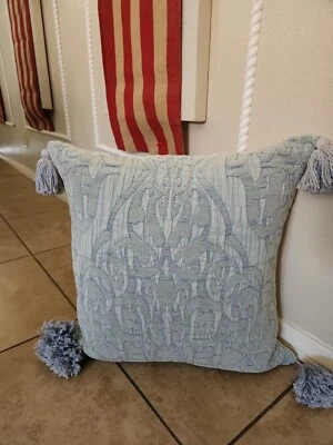 Funda de Almohada Pottery Barn Aileen Jacquard Borla 22" Azul Cambray INSERTAR *DEFECTO* Foto 1 de 4