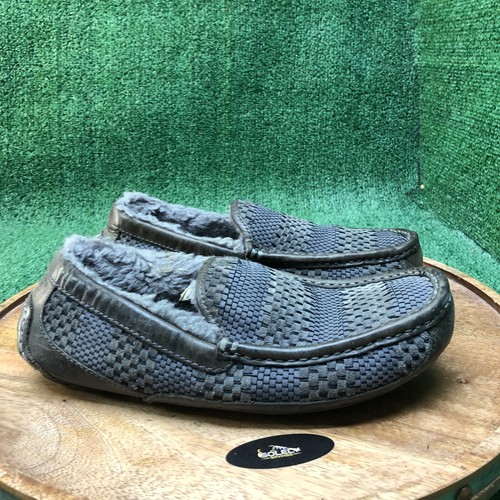 Pantofole mocassino da uomo UGG Ascot Weave foderate in pelliccia sintetica grigie taglia 8 S N 1010663