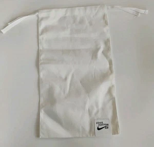NUOVO Louis Vuitton x Nike - Sacchetto antipolvere per scarpe - Made in Italy - 100% autentico, 14"x8" - Foto 1 di 8