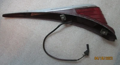 Conjunto de luz trasera derecha Plymouth Custom Deluxe 1949 original de fábrica OEM Foto 1 de 4