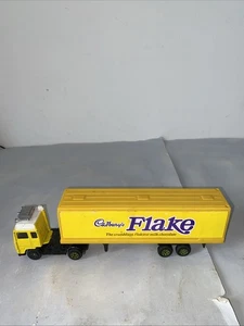 Corgi Volvo Globetrotter Cadbury’s Flake - Picture 1 of 6