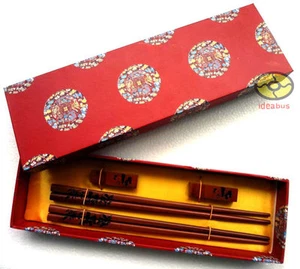 GIFT SET 2 Pairs Chopsticks/Rests/Gift Box wooden Features Chinese Panda design - Picture 1 of 5