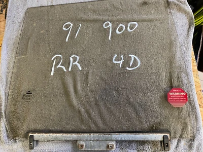 Окно - правое заднее. Saab 900 до 1993 года. 4-дверный седан с электростеклоподъемниками - Изображение 1 из 4