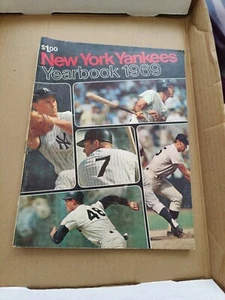 1969 NEW YORK YANKEES Yearbook MICKEY MANTLE Bobby MURCER Roy WHITE Tommy TRESH - Picture 1 of 6