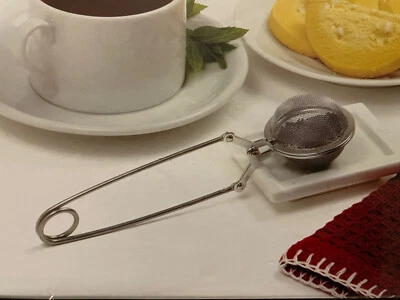 MESH TEA INFUSER, STAINLESS STEEL, SQUEEZE TO OPEN - Image 1 of 4