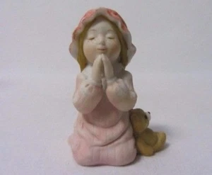 FIGURINA COLLEZIONE MINIATURA PREGHIERE DELLA NOTTE HOLLY HOBBY  - Foto 1 di 1