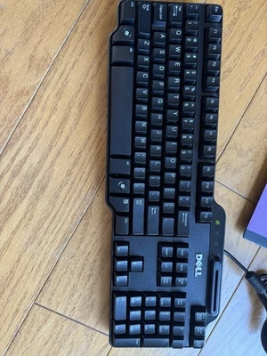 Dell SK-3205 104 Key Wired USB Keyboard With Smart Card Reader - Image 1 of 4