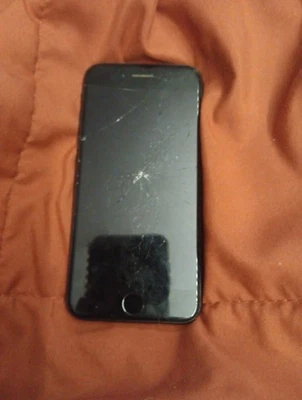 Apple iPhone 7 solo piezas no enciende Foto 1 de 2