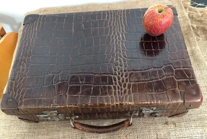 vintage 1930 /40's moc-croc hard cardboard small suitcase ~ 40x 27 x 11 cm - Picture 1 of 20