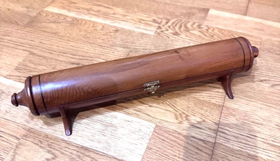 BONITA CAJA DE EXHIBICIÓN CIRCULAR VINTAGE CONTADOR DE JUEGOS DE AZAR FICHAS BOLÍGRAFOS Foto 1 de 4