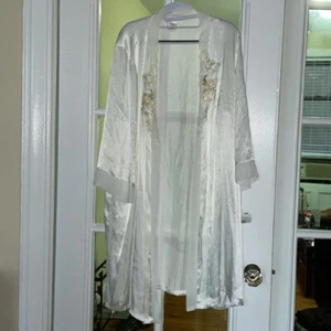 Enchanting silky white lingerie robe night gown plus size pajamas vintage 1X NWT - Picture 1 of 14