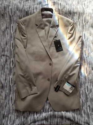 Роскошный костюм Alfani. Шерсть и кашемир. Желтовато-коричневый. 42R x 32 Вт x 30 л. Небольшое отверстие на рукаве. - Изображение 1 из 4