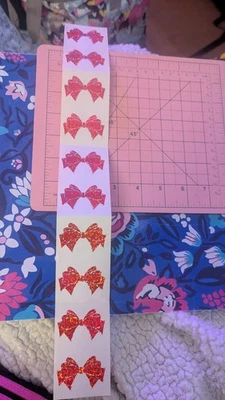 Tira de 10 pegatinas vintage de lazos rojos brillantes de la señora Grossman Foto 1 de 4