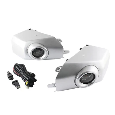 New Genuine Front Bumper Fog Lights For Toyota FJ Cruiser 2007-2014 4-Door  - Image 1 of 4