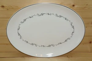 Plato para servir Royal Doulton Coronet ovalado, 13" x 9 7/8" - Imagen 1 de 4