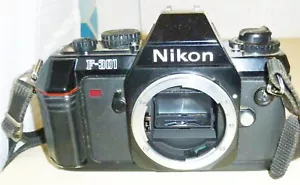 Nikon F301 fotocamera pellicola 35mm solo corpo vedi foto - Foto 1 di 5
