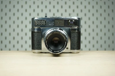 BRAUN PAXETTE SUPER III AUTOMATIC camera + Braun-Color-ENNIT SLK 50/2.8 lens Foto 1 de 4