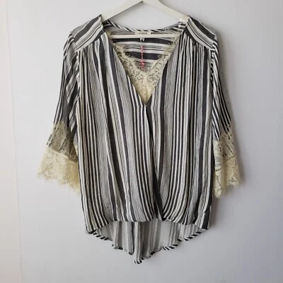 Umee Mujer Cuello en V Top Talla S Manga Corta Rayas Encaje Foto 1 de 4
