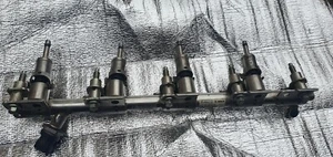 Ford Focus St Mk3  R9DA Einspritzleiste mit 4 Einspritzdüsen Bosch cj5e-9f797-bf - Bild 1 von 4