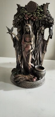 Estatua de bronce triple diosa celta veronesa Foto 1 de 4