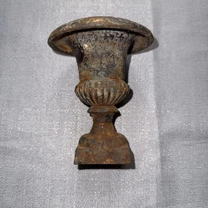 Small Cast Iron Neoclassical Mini Urns, France early 20th C. - Picture 1 of 8
