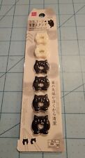 Daiso Brand: Black & White Silicone Cat Shaped Chopstick Stand, New & Free Ship 