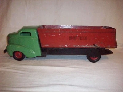 Camión de volteo Wyandotte de colección acero prensado Foto 1 de 4