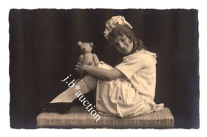R ! HÜBSCHE SCHAUSPIELERIN m TEDDYBÄR Deutsche Bühnen Berlin * Foto-AK um 1935 - Picture 1 of 2