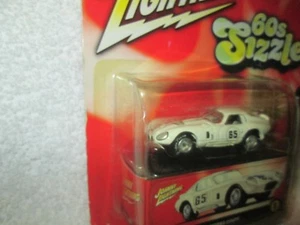 1965 shelby daytona cobra coupe  60s sizzle #11 JOHNNY LIGHTNING  CAR 1/64   - Picture 1 of 4