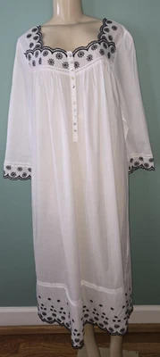Camisón largo Eileen West blanco césped algodón con ribete negro talla XL Foto 1 de 4