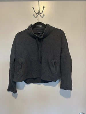 Sudadera corta gris cuello capucha Foto 1 de 3